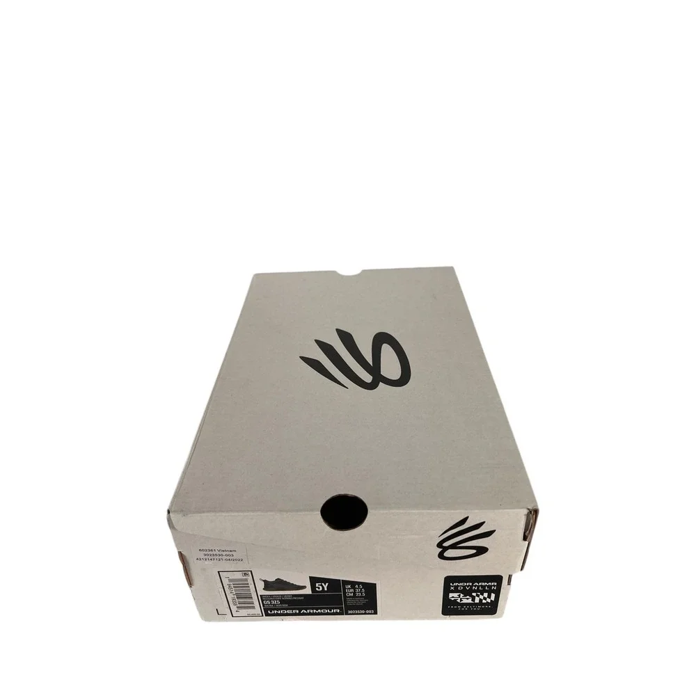 Under Armour Stephen Curry 3Z5 Kids Size 5 Black Sneakers‎ New W Box